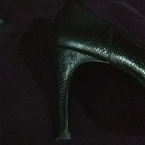 Shoes - Picture 3 of 3